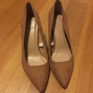 Caramel Nude Pointed toe pumps